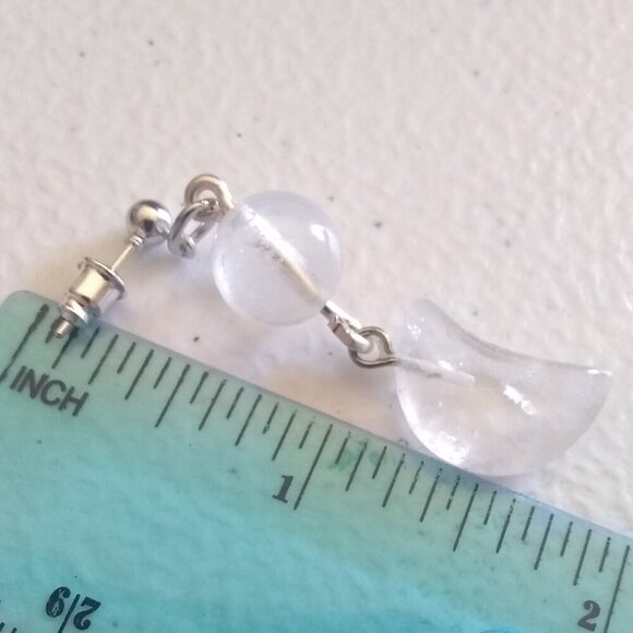 Spiritual & Mystical! Feminine Crescent Moon Quartz Earrings! Focus Your Energy! - Picture 8 of 10